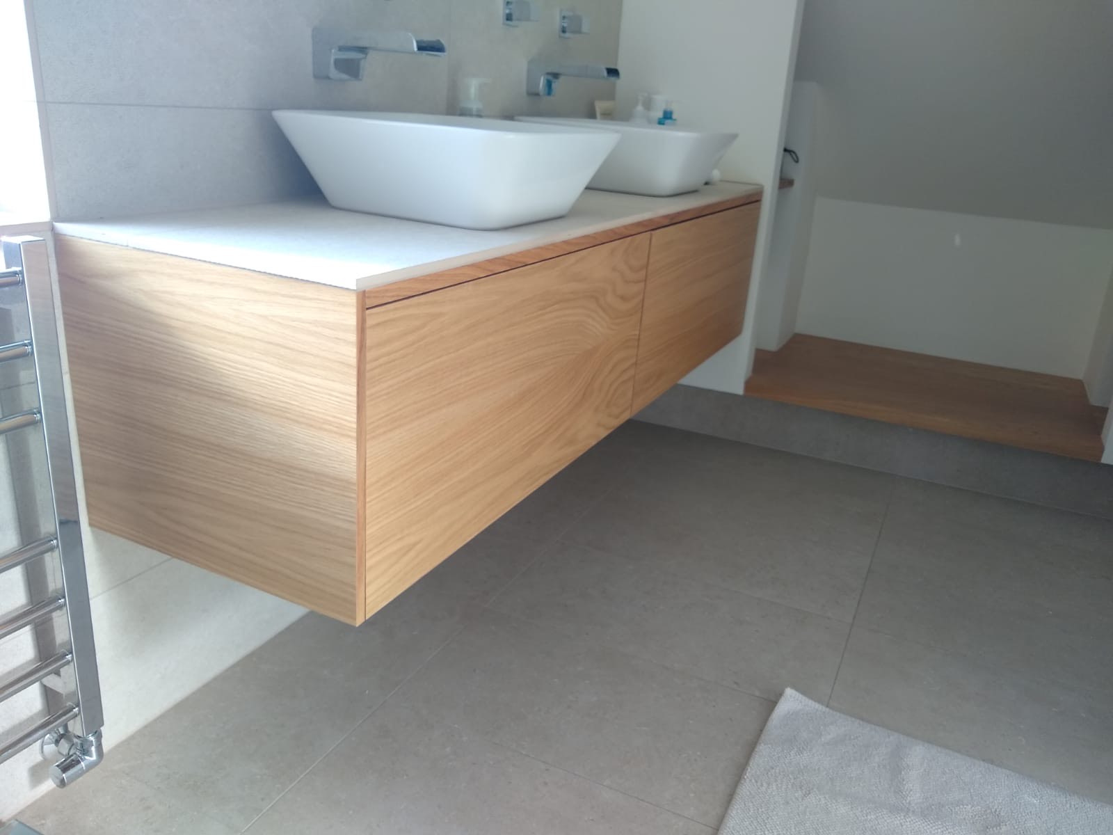 floating bathroom vanity unit